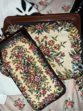 Vintage Floral Needlepoint Clutch Bag - Navy, Multicolor, with Bakelite clasp.